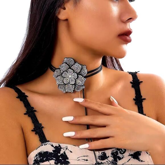 Statement Rhinestone Rose Chocker Necklace - Picture 5 of 14